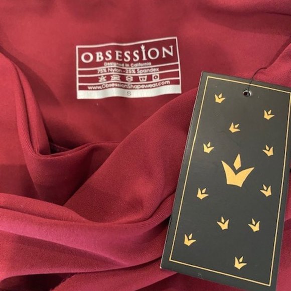 Obsession Capri Leggings - Picture 2 of 4